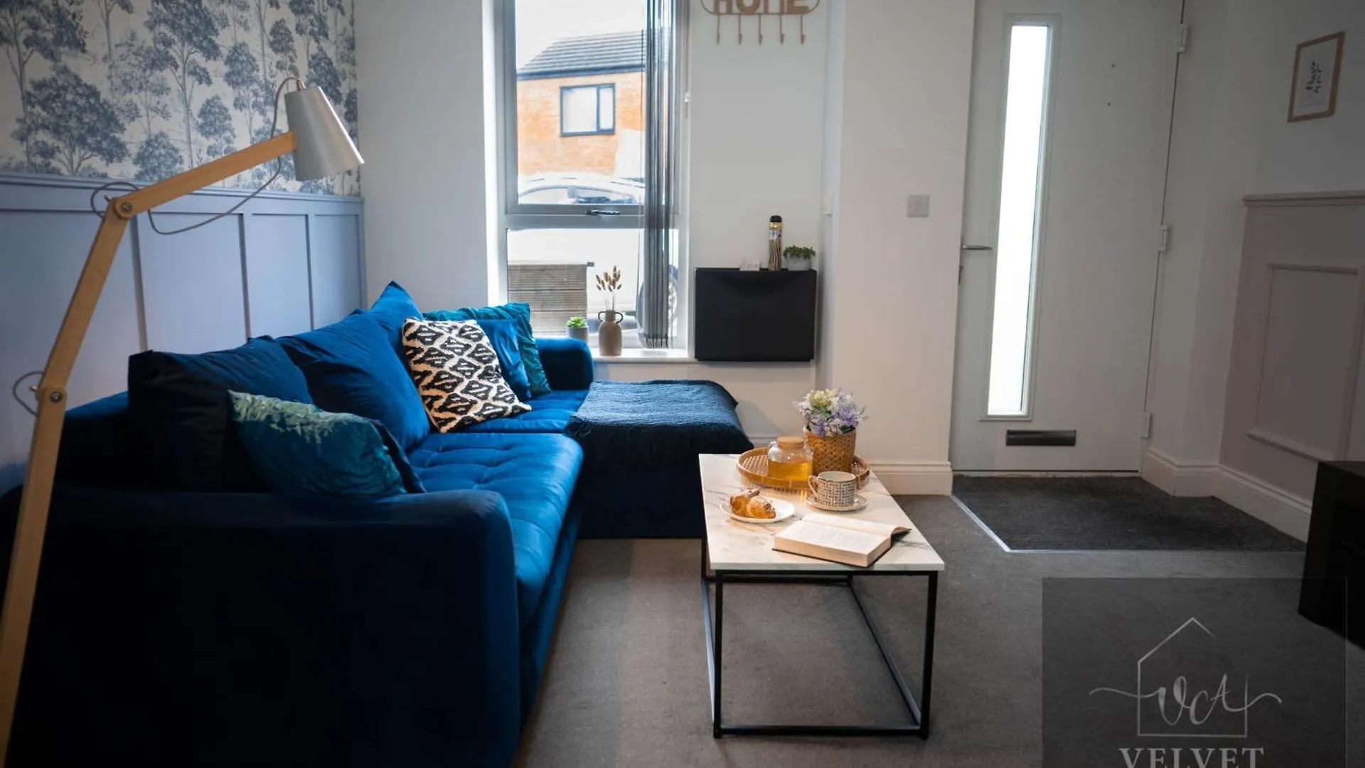1 Bed House , Free Wifi,Free Parking,Leasure,Business Apartment Swansea 0*,